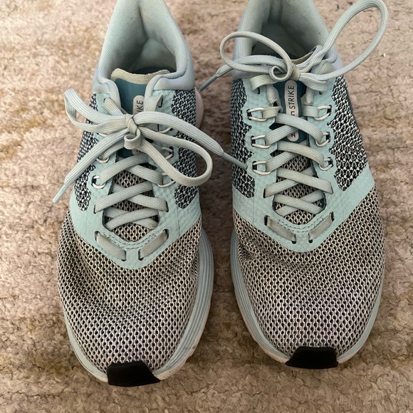 Nike Zoom. Size 7. Gently used. Blue. - Picture 5 of 8